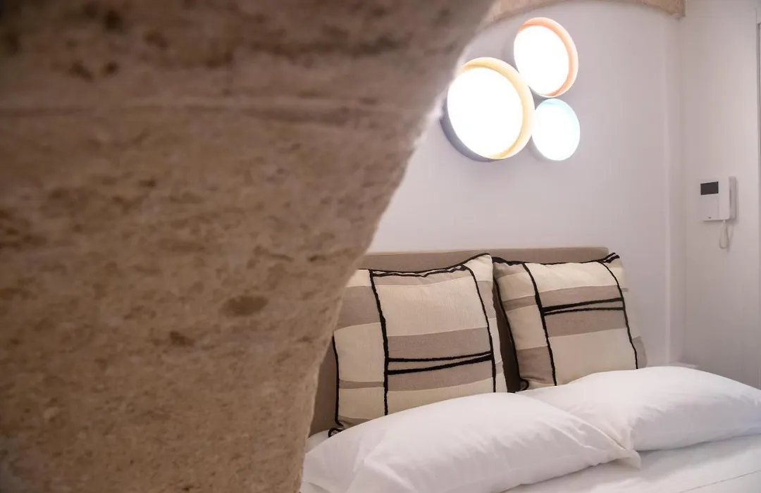 Enjoy Boutique Rooms-1