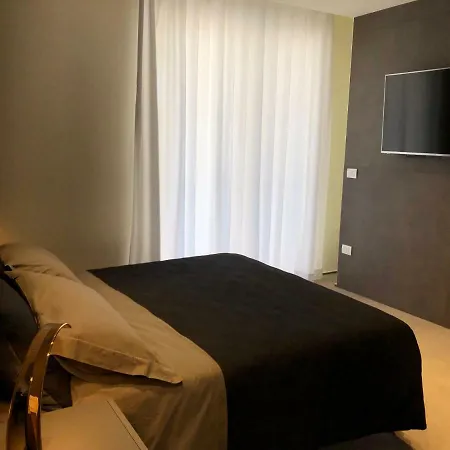 Golden Suites 50-2